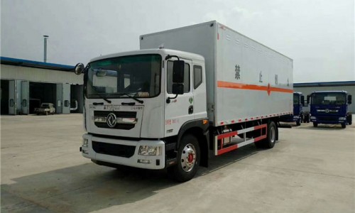東風(fēng)D9危險品廂式車 