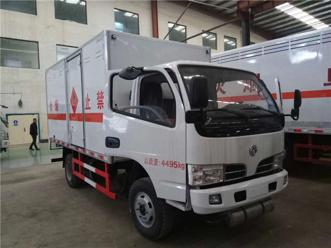 東風(fēng)小多利卡易燃氣體運輸車 