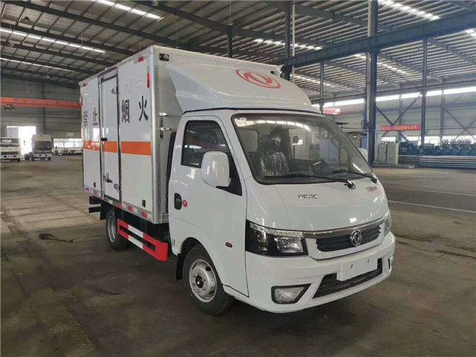 東風(fēng)途逸易燃氣體運輸車 